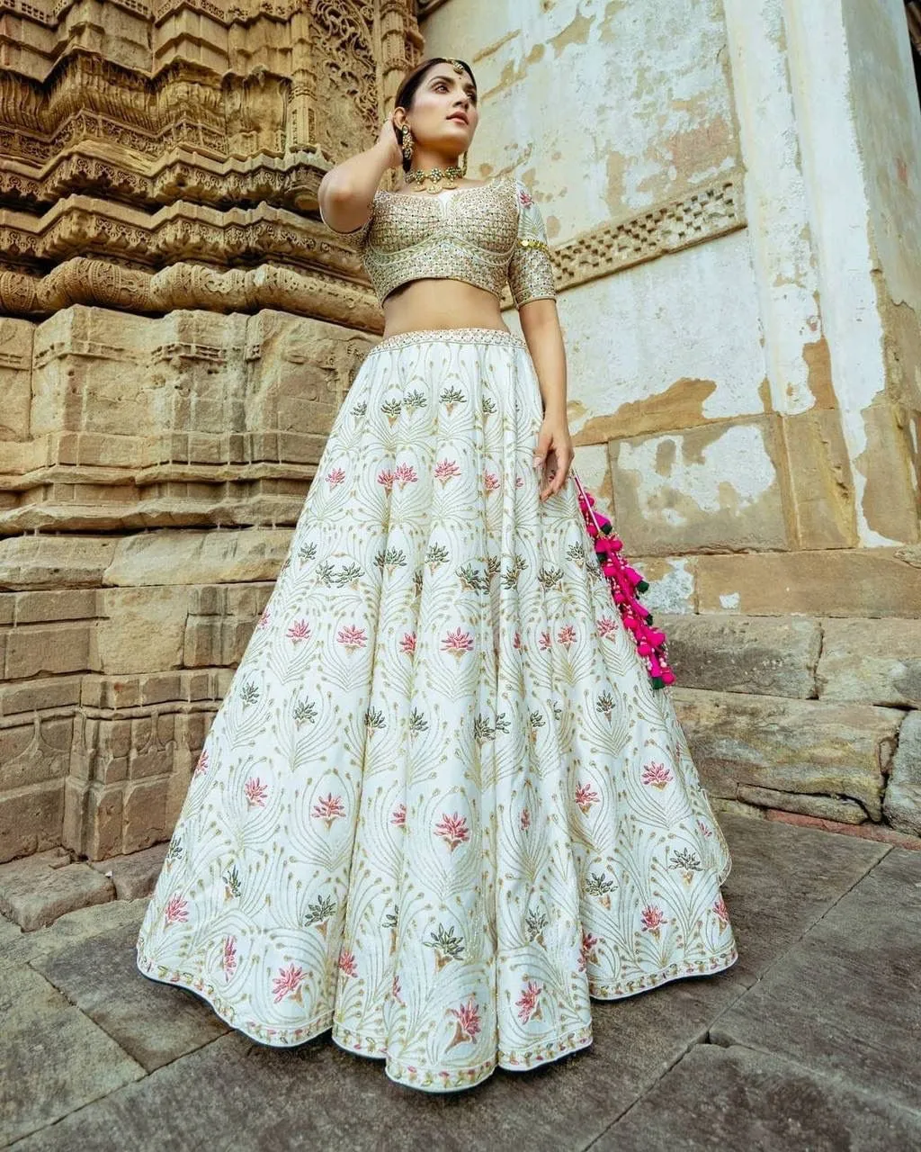 FESTIVE WEAR FANCY LEHENGA CHOLI